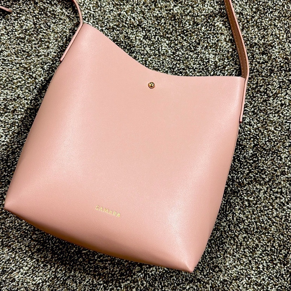 Samara Anthropologie vegan leather pink crossbody bucket small purse gold accent - Picture 2 of 11